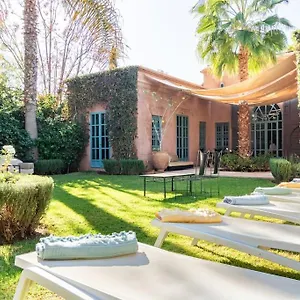 Pauline With Private Pool & Garden, Service And No Insight. Villa